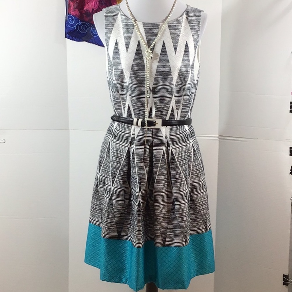 Tahari b/w fit and flare dress 8